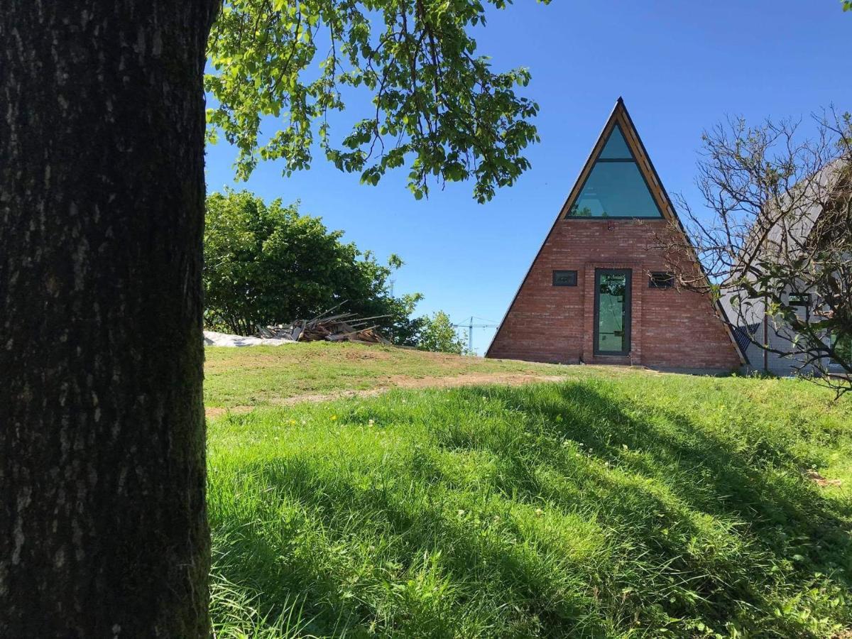 Hilltop Batoemi Buitenkant foto